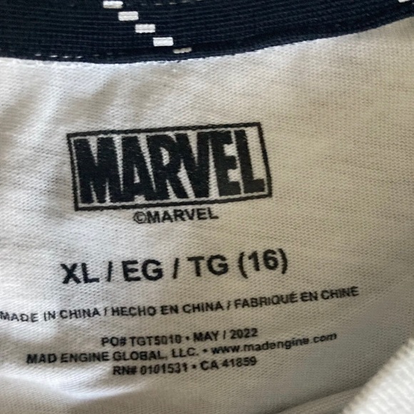 Marvel Tshirt long sleeve and old navy gray pants boys (2 Pieces) Size XL - Picture 4 of 10